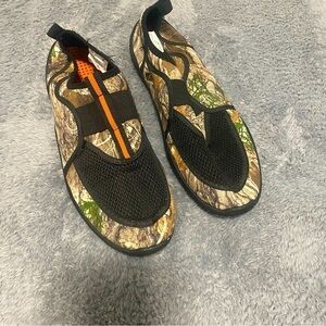 RealTree Men’s Size 9D Camo Water Shoes Slip On Mesh Sneaker Aqua Socks